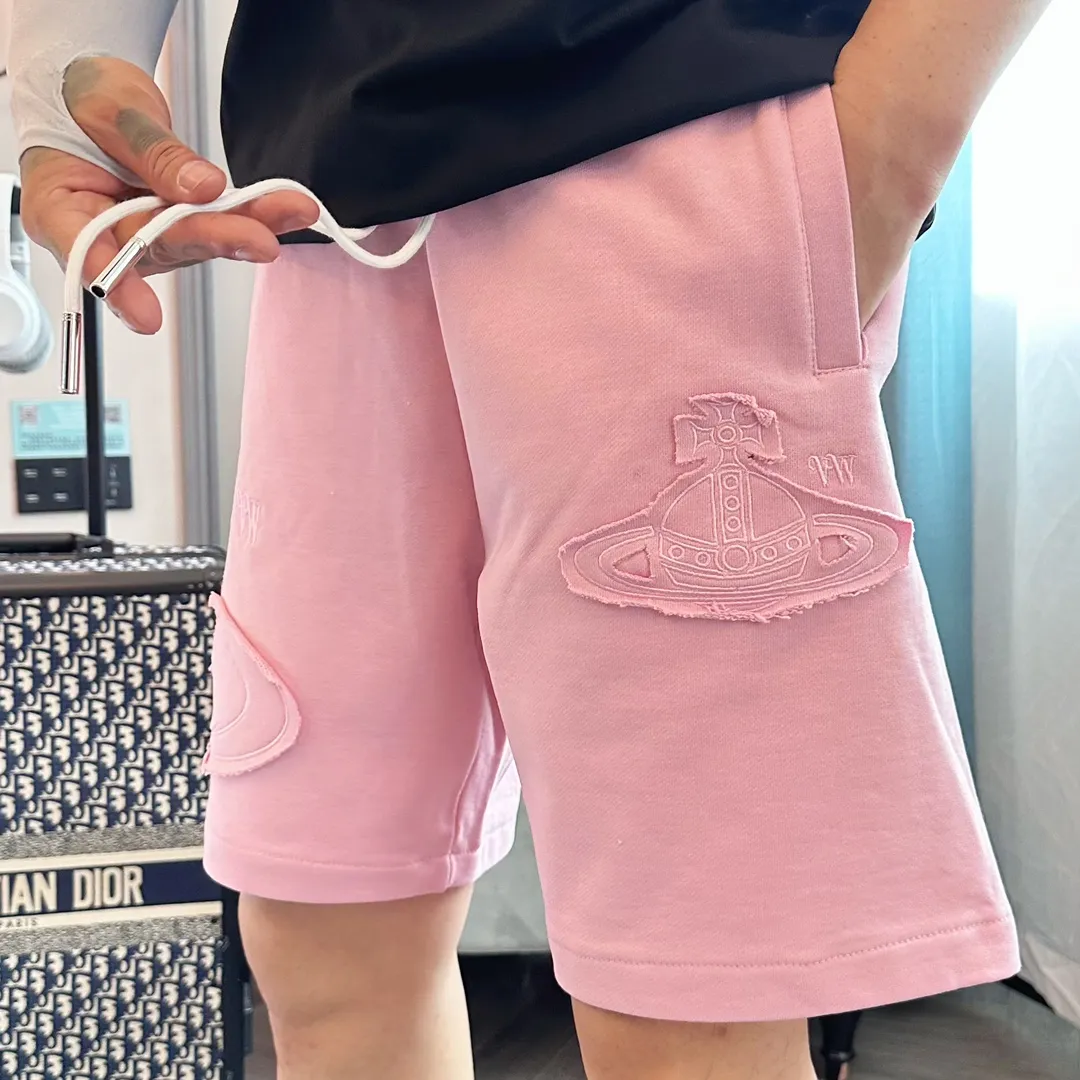 The Queen Mother's three-standard complete 2026 summer New Arrival men's casual shorts, advanced custom-made fabric Breathable fabric, Breathable elasticity and comfort, impeccable details, top-grade accessories, original logo design concept, delicate and soft feel! The upper body fit is awesome! Size: M-XXXL Please state your height and weight when ordering